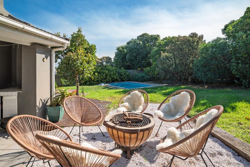 To Let 5 Bedroom Property for Rent in Crofters Valley Western Cape